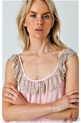 ροζ με μπεζ δαντέλα