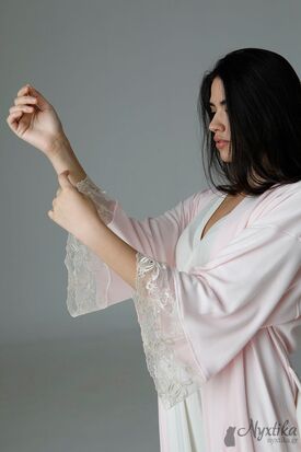 ροζ-λευκή δαντέλα